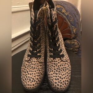 Arizona Jean Company Tan and Black Lace-Up Boots